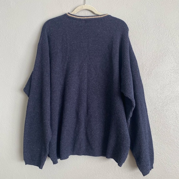 Eddie Bauer Men’s Sweater Size Large Wool V-Neck Navy Blue Soft Warm - Picture 6 of 6